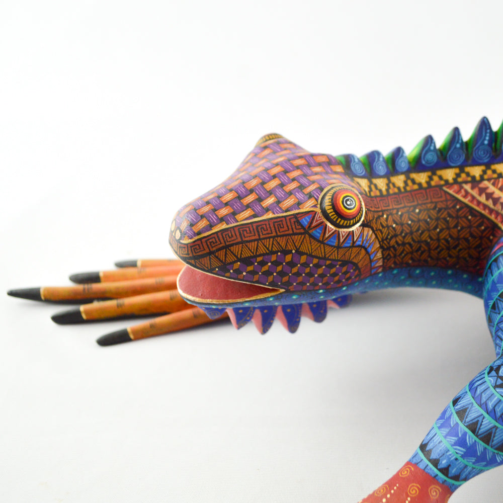 Iguana Alebrije For Sale Oaxacan Wood Carving - magiamexica.com