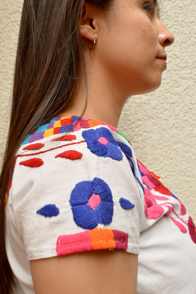 Embroidered Mexican Blouse | White - Alebrije Huichol Mexican Folk art magiamexica.com